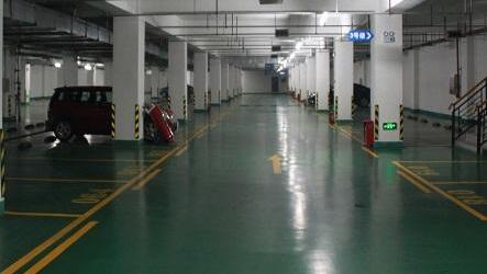聚氨酯室內(nèi)停車(chē)場(chǎng)地坪需要具備哪些性能？有何優(yōu)勢(shì)
