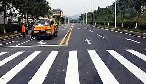 西安道路標(biāo)線施工多少錢一米？飛揚(yáng)市政價(jià)格合理