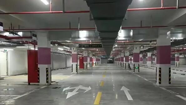 蘇州道路劃線分析，環(huán)氧地坪施工時(shí)地面油漬污垢解決的方法？