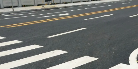 蘇州車位劃線解析，車間白色斑馬線劃線寬度是多少？帶來高效與安全