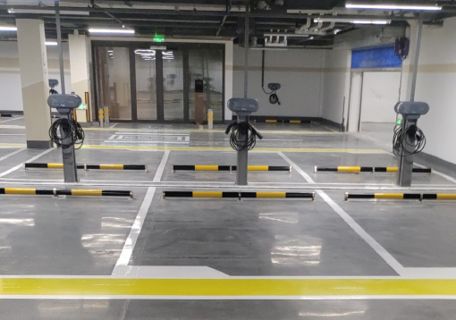 舞動城市的動感線條，飛揚市政無錫專業(yè)畫車位線服務